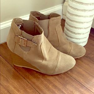 COPY - Tan Booties 🤎